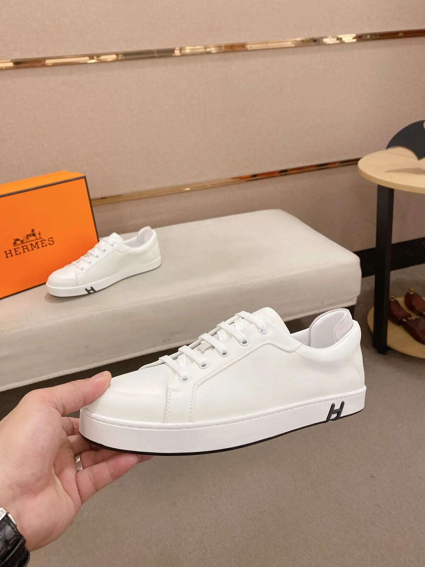 Men's clothing and shoes💰: 442💰《HERMES》【Classic original single version】Hermès; top 🔝purchase agent🔍🔍men's latest 🇺🇸 counter sales simultaneously, imported from Italy original ▲▲cowhide ▲▲ (high-end, nobility, class) ) Exquisite workmanship (Italian 🇮🇹 imported water-dyed 🐂 cowhide lining) sole: original sole provided by the original factory, ⚠️exclusive double-layer activity·TPR·rubber·combined molded outsole; super comfortable·wear-resistant·non-slip·environmental protection The real thing is more beautiful if you take the real thing (high quality, follow the order). You can enter and exit the counter at will * Number of yards: 38-44 (45 can be customized and cannot be returned or exchanged)